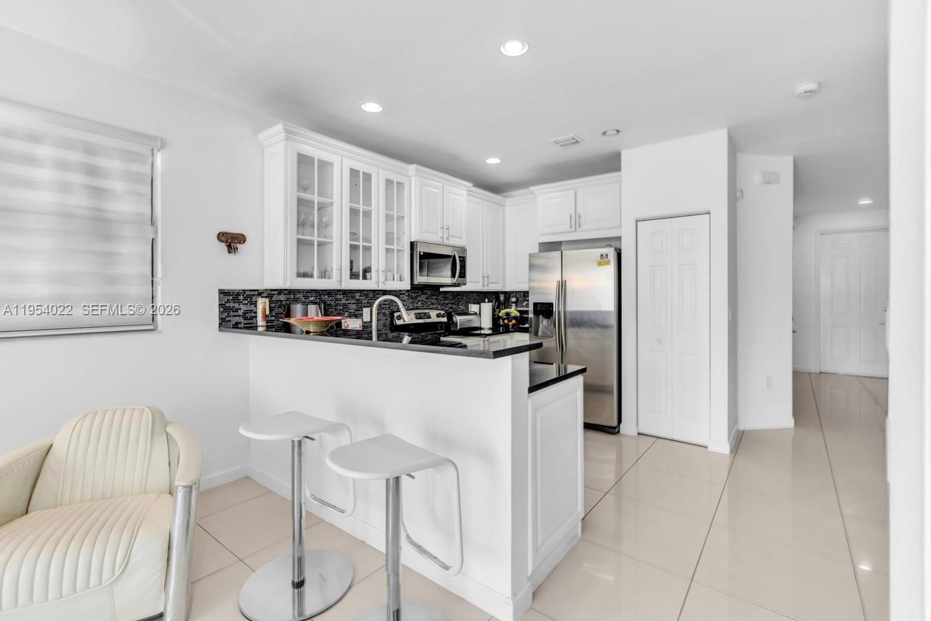 Real estate property located at 9860 88th St, Miami-dade, Doral Breeze, Doral, FL