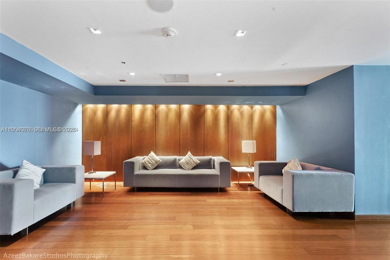 Real estate property located at 325 Biscayne Blvd LPH 17, Miami-dade, One Miami West Condo, Miami, FL