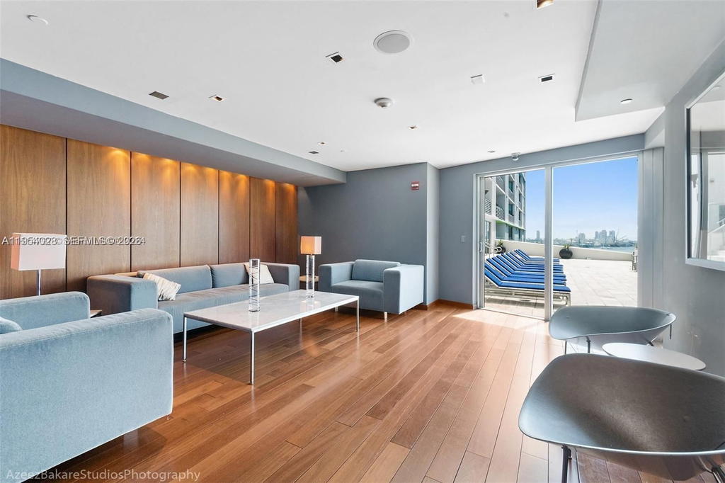 Real estate property located at 325 Biscayne Blvd LPH 17, Miami-dade, One Miami West Condo, Miami, FL