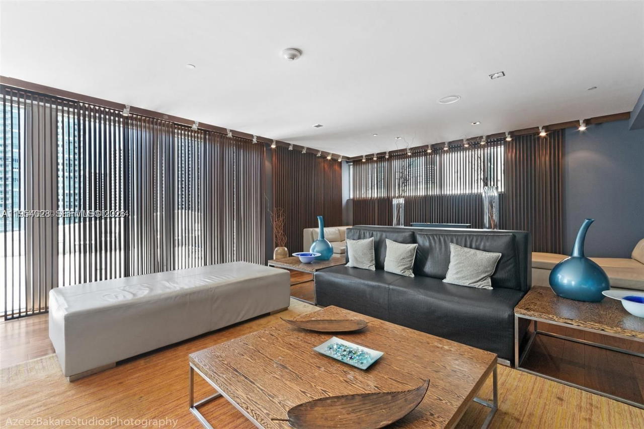 Real estate property located at 325 Biscayne Blvd LPH 17, Miami-dade, One Miami West Condo, Miami, FL