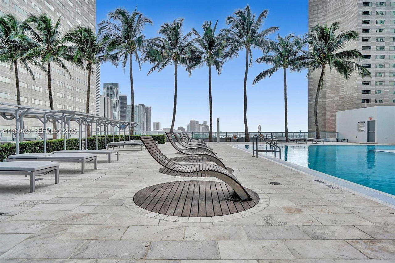 Real estate property located at 325 Biscayne Blvd LPH 17, Miami-dade, One Miami West Condo, Miami, FL