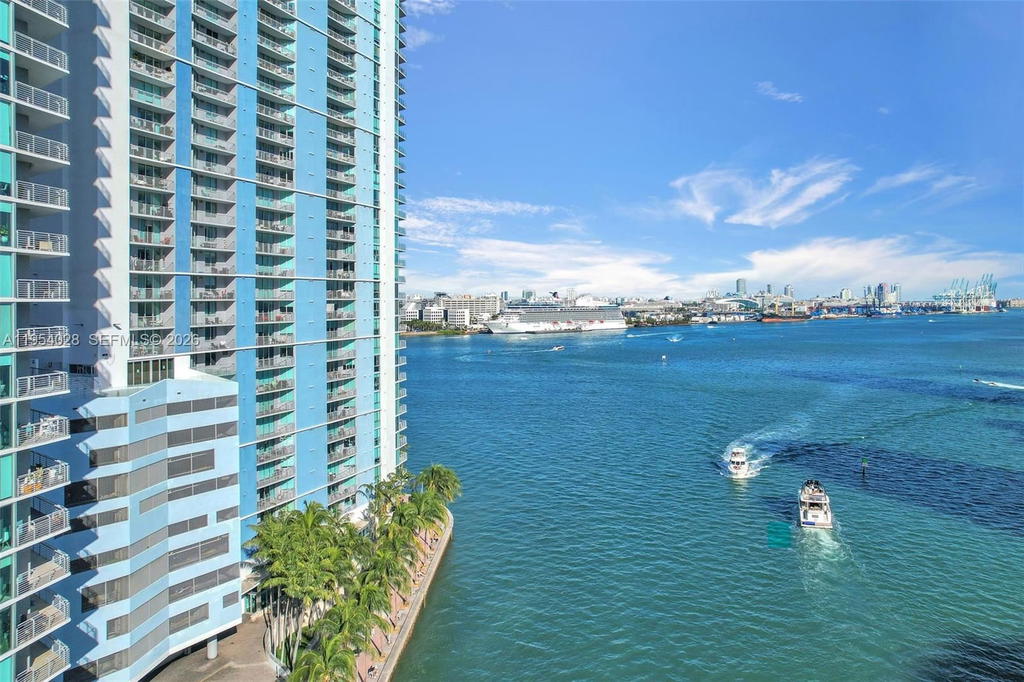 Real estate property located at 325 Biscayne Blvd LPH 17, Miami-dade, One Miami West Condo, Miami, FL