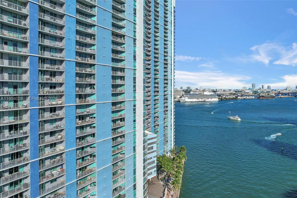 Real estate property located at 325 Biscayne Blvd LPH 17, Miami-dade, One Miami West Condo, Miami, FL