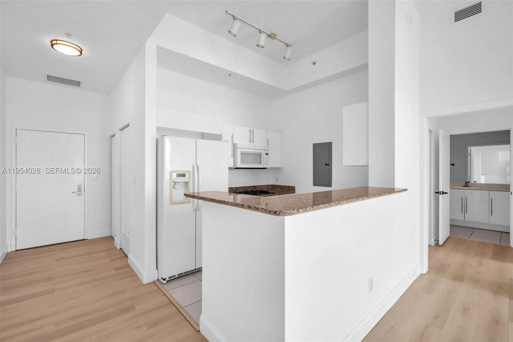 Real estate property located at 325 Biscayne Blvd LPH 17, Miami-dade, One Miami West Condo, Miami, FL