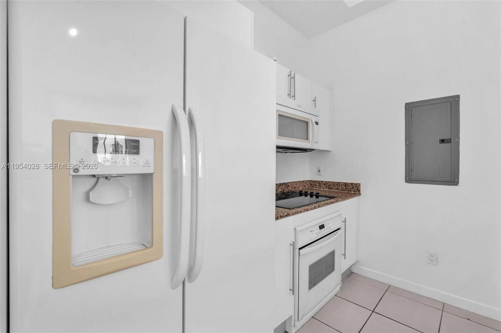 Real estate property located at 325 Biscayne Blvd LPH 17, Miami-dade, One Miami West Condo, Miami, FL