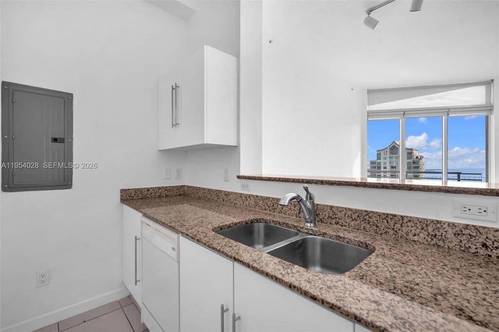 Real estate property located at 325 Biscayne Blvd LPH 17, Miami-dade, One Miami West Condo, Miami, FL