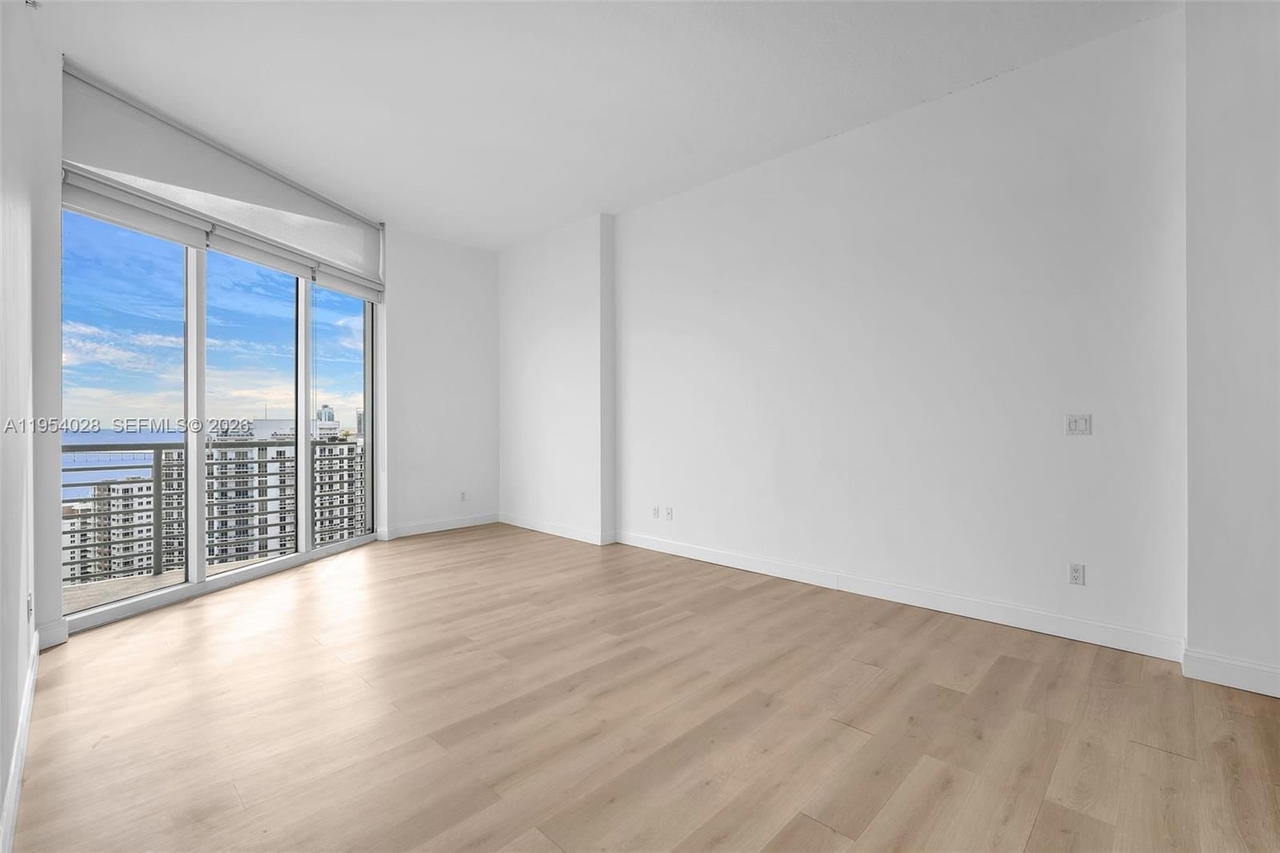 Real estate property located at 325 Biscayne Blvd LPH 17, Miami-dade, One Miami West Condo, Miami, FL