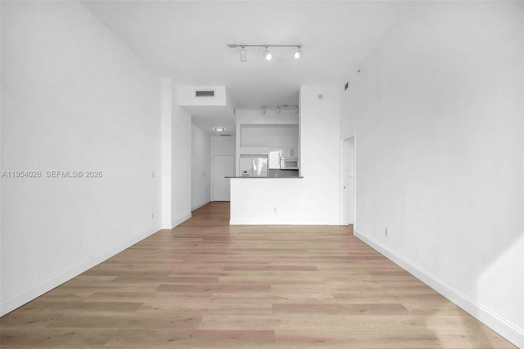 Real estate property located at 325 Biscayne Blvd LPH 17, Miami-dade, One Miami West Condo, Miami, FL