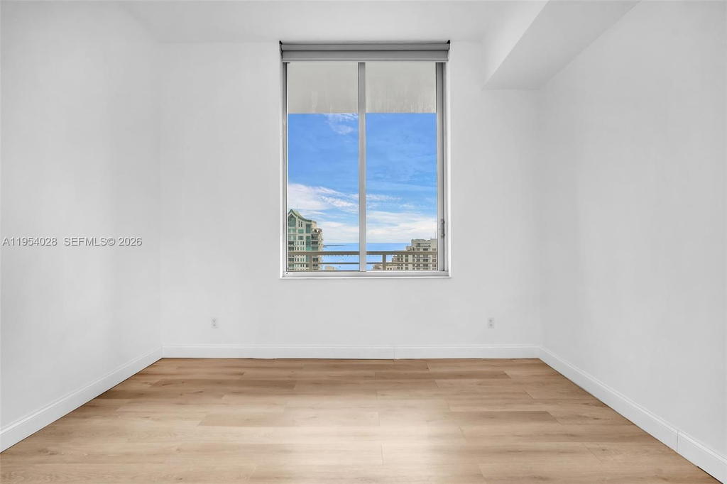 Real estate property located at 325 Biscayne Blvd LPH 17, Miami-dade, One Miami West Condo, Miami, FL