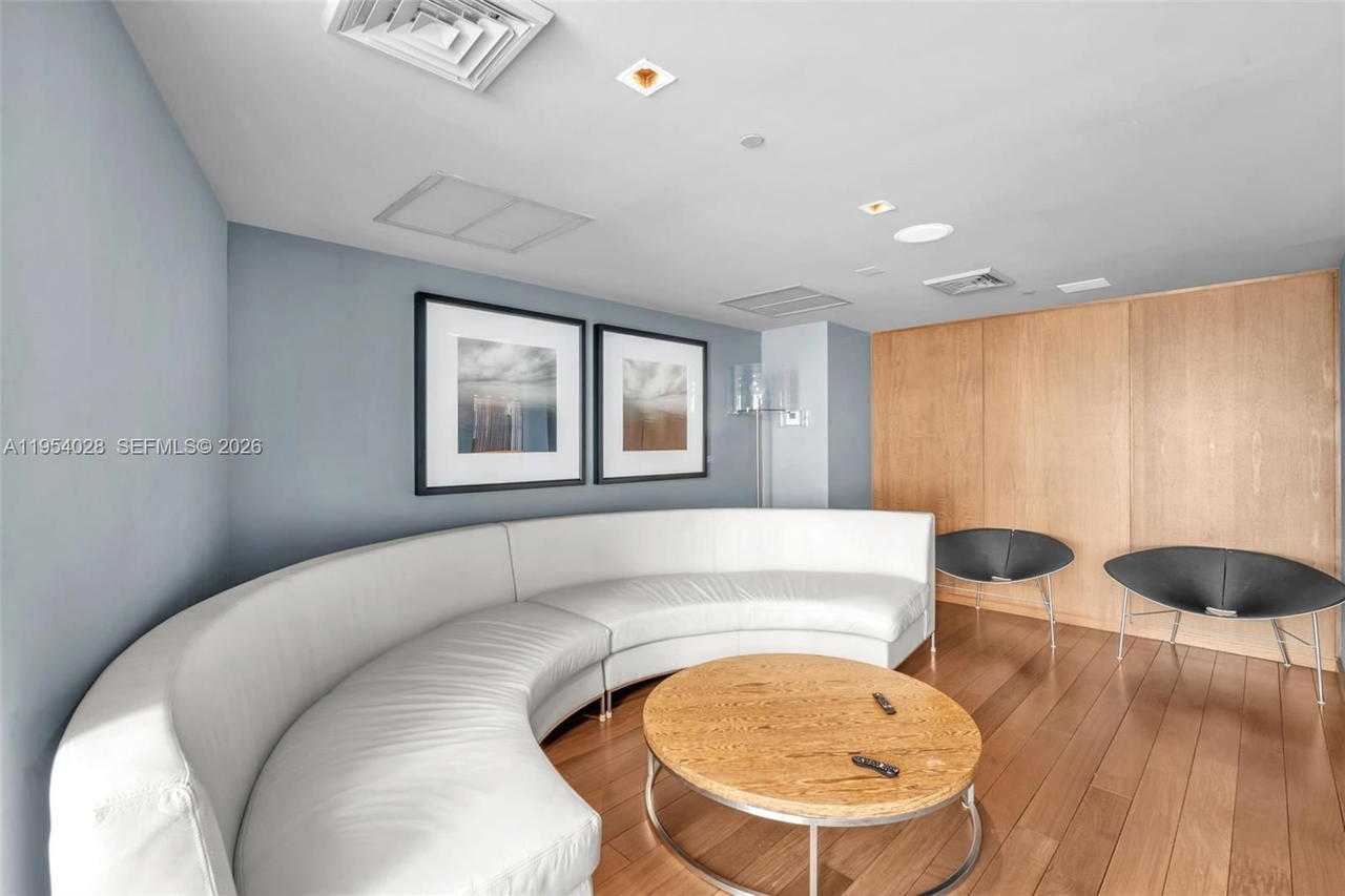 Real estate property located at 325 Biscayne Blvd LPH 17, Miami-dade, One Miami West Condo, Miami, FL