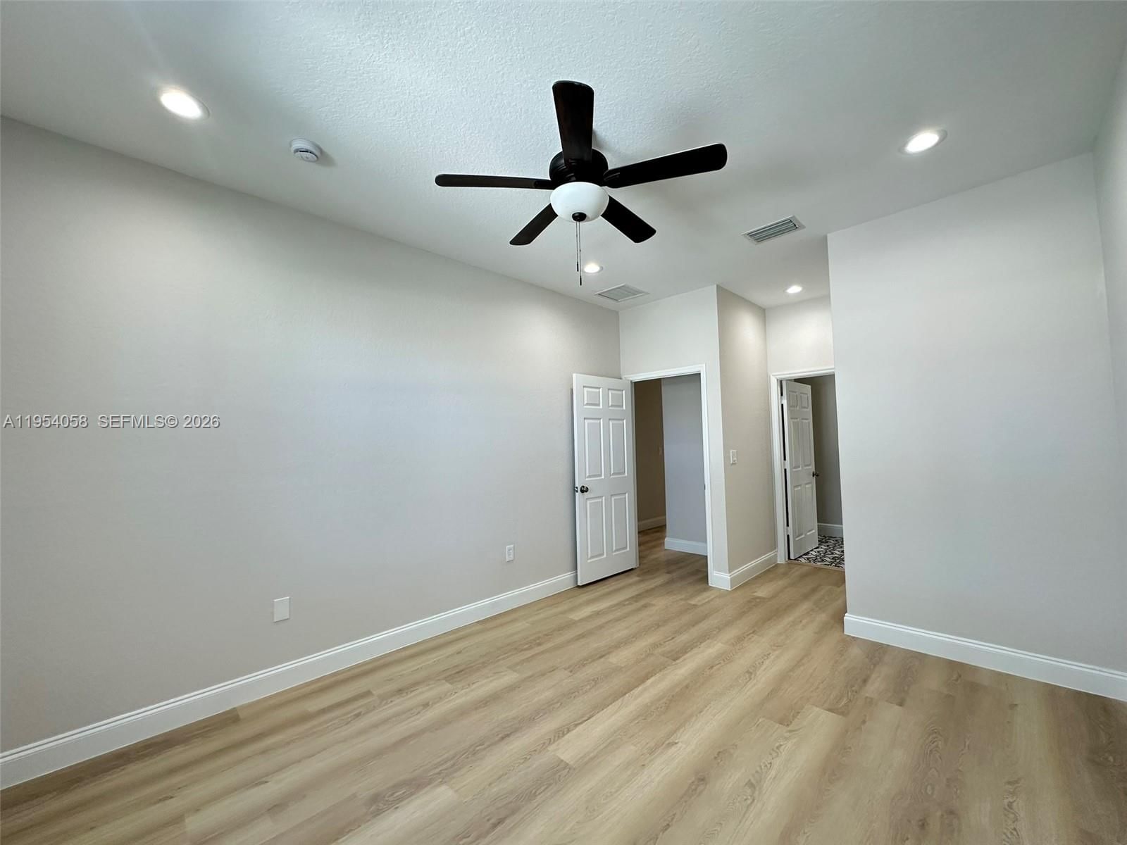 Real estate property located at 10973 238th Ter, Miami-dade, Spicewood Sub, Miami, FL
