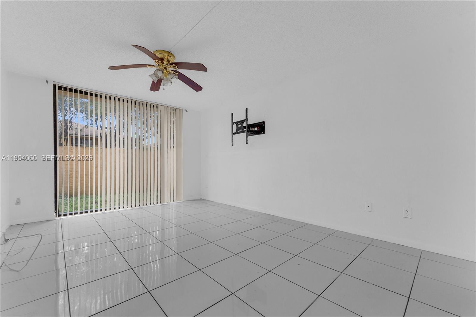 Real estate property located at 440 214th St #104, Miami-dade, Misty Lake Condo, Miami Gardens, FL