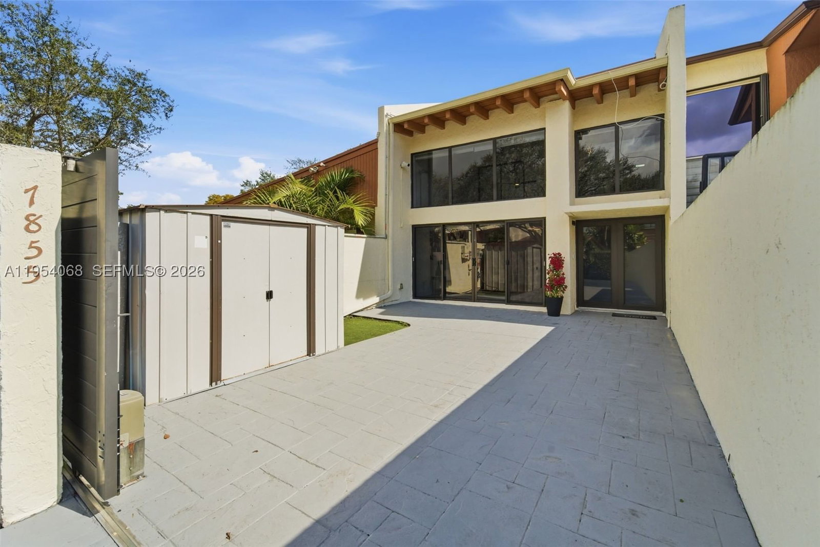 Real estate property located at 7855 106th Ave, Miami-dade, Sunset Kendall Villas, Miami, FL