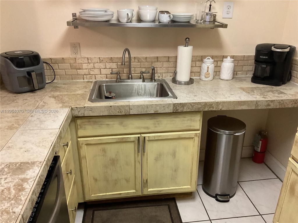 Real estate property located at 8758 12th St #206, Miami-dade, Galloway Gardens Condo, Miami, FL