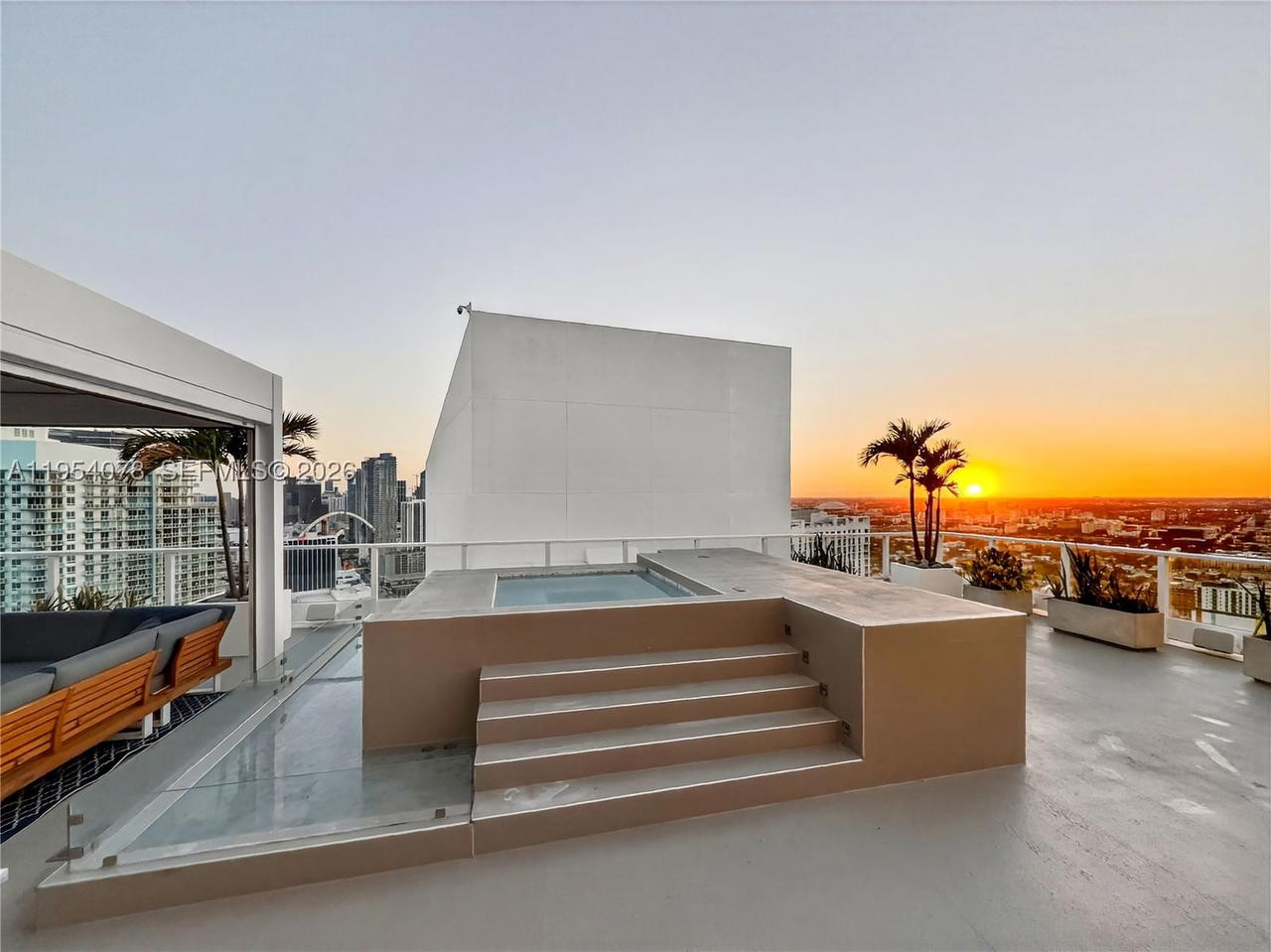Real estate property located at 2020 Bayshore Dr PH-4104, Miami-dade, Paramount Bay Condo, Miami, FL