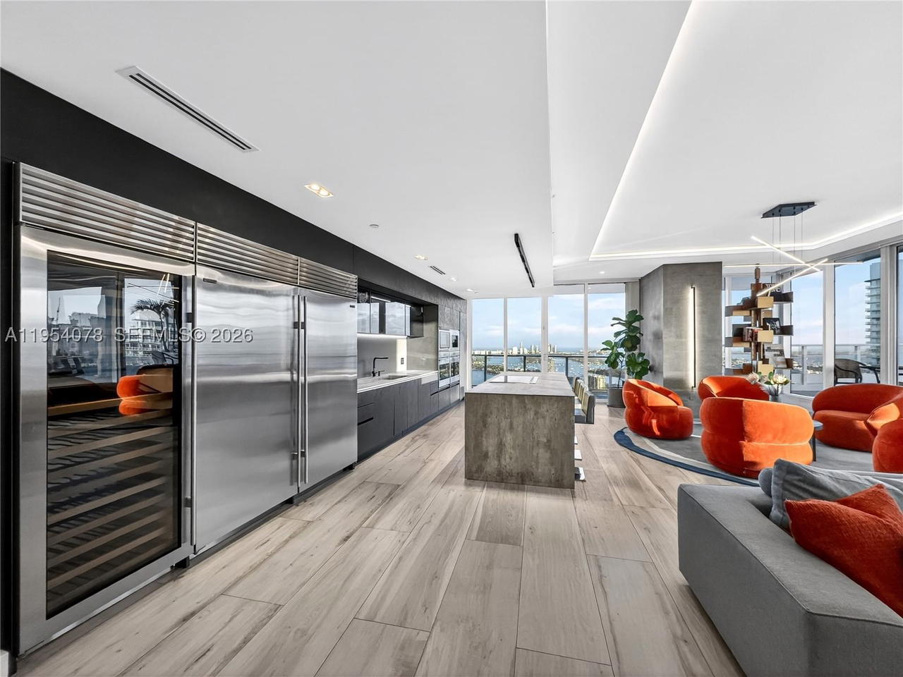 Real estate property located at 2020 Bayshore Dr PH-4104, Miami-dade, Paramount Bay Condo, Miami, FL