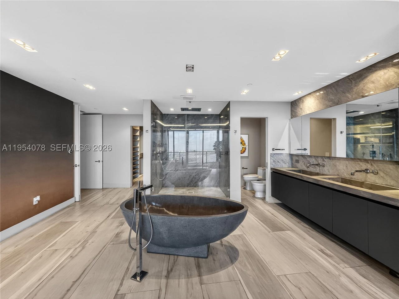 Real estate property located at 2020 Bayshore Dr PH-4104, Miami-dade, Paramount Bay Condo, Miami, FL