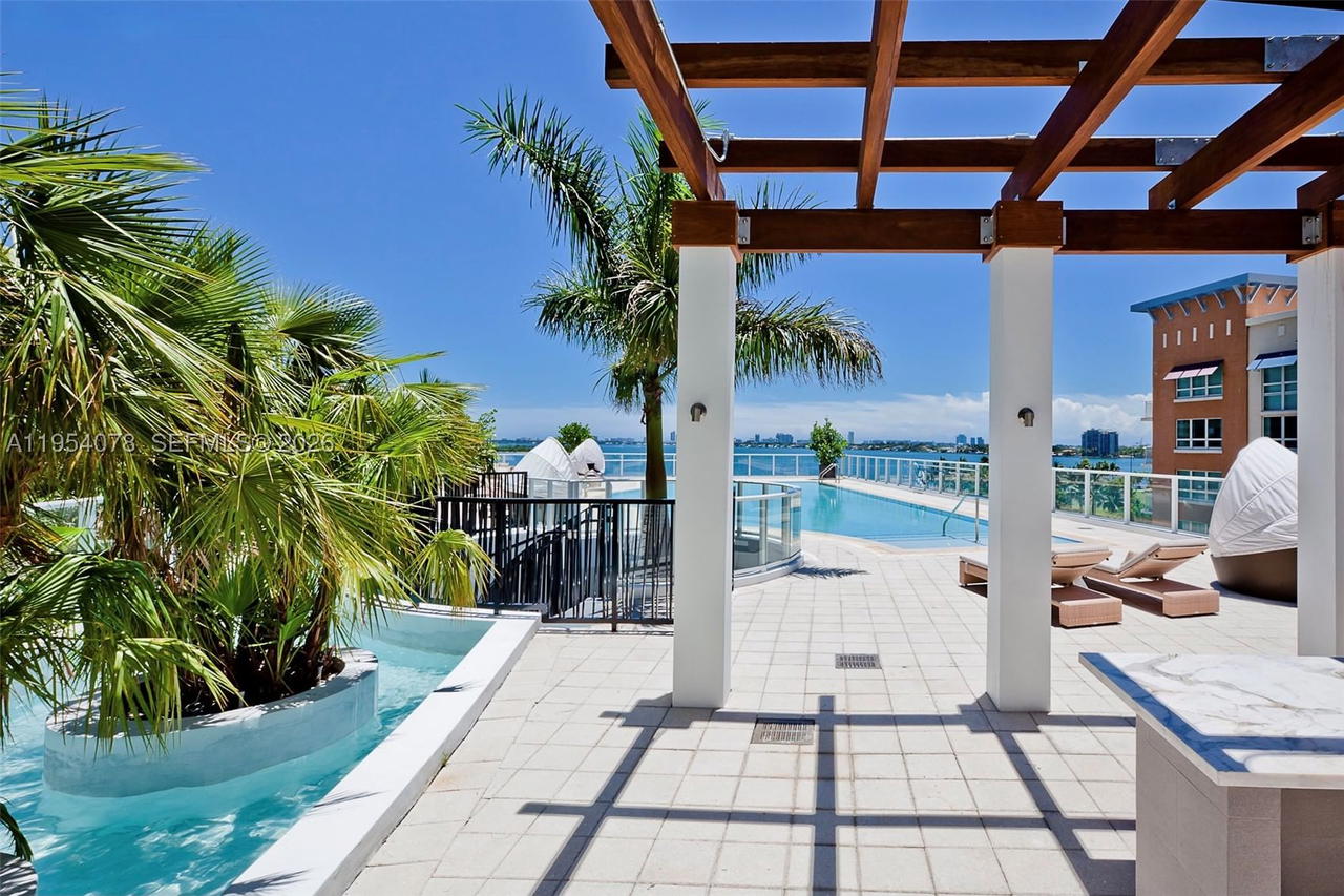 Real estate property located at 2020 Bayshore Dr PH-4104, Miami-dade, Paramount Bay Condo, Miami, FL