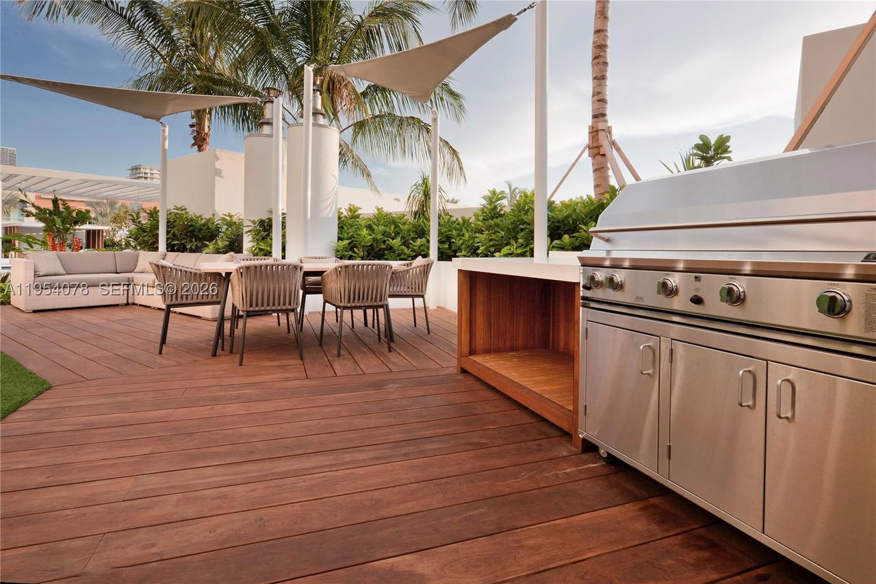 Real estate property located at 2020 Bayshore Dr PH-4104, Miami-dade, Paramount Bay Condo, Miami, FL