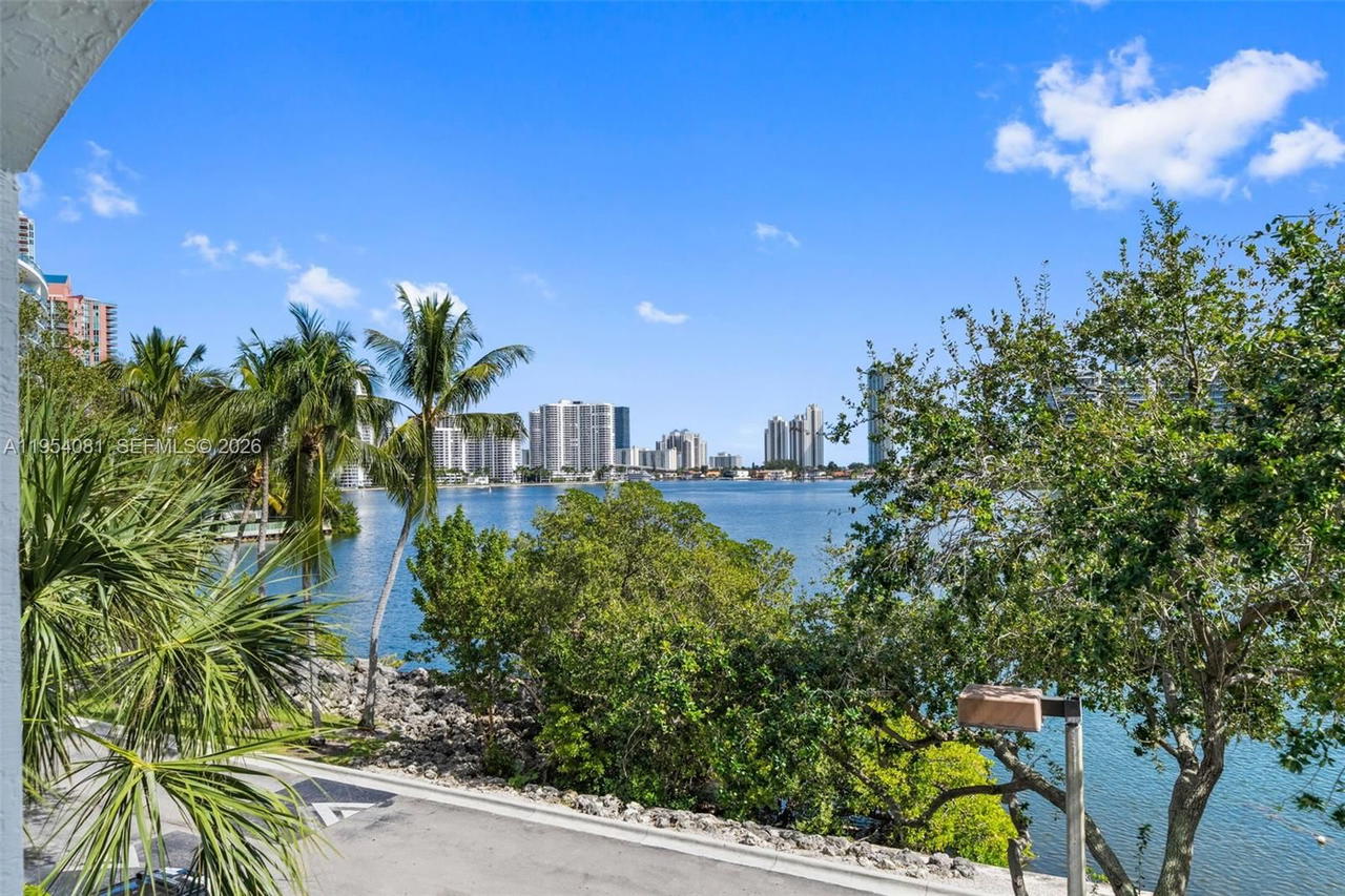Real estate property located at 3255 184th St #12306, Miami-dade, Village By The Bay Condo, Aventura, FL