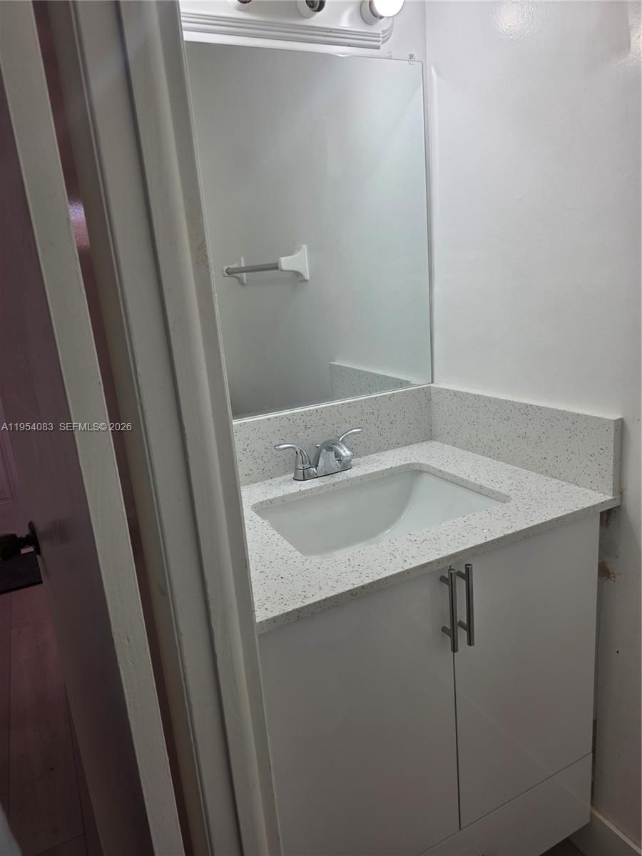 Real estate property located at 1095 40th St #26, Miami-dade, Mango Hill Condo No 6, Hialeah, FL