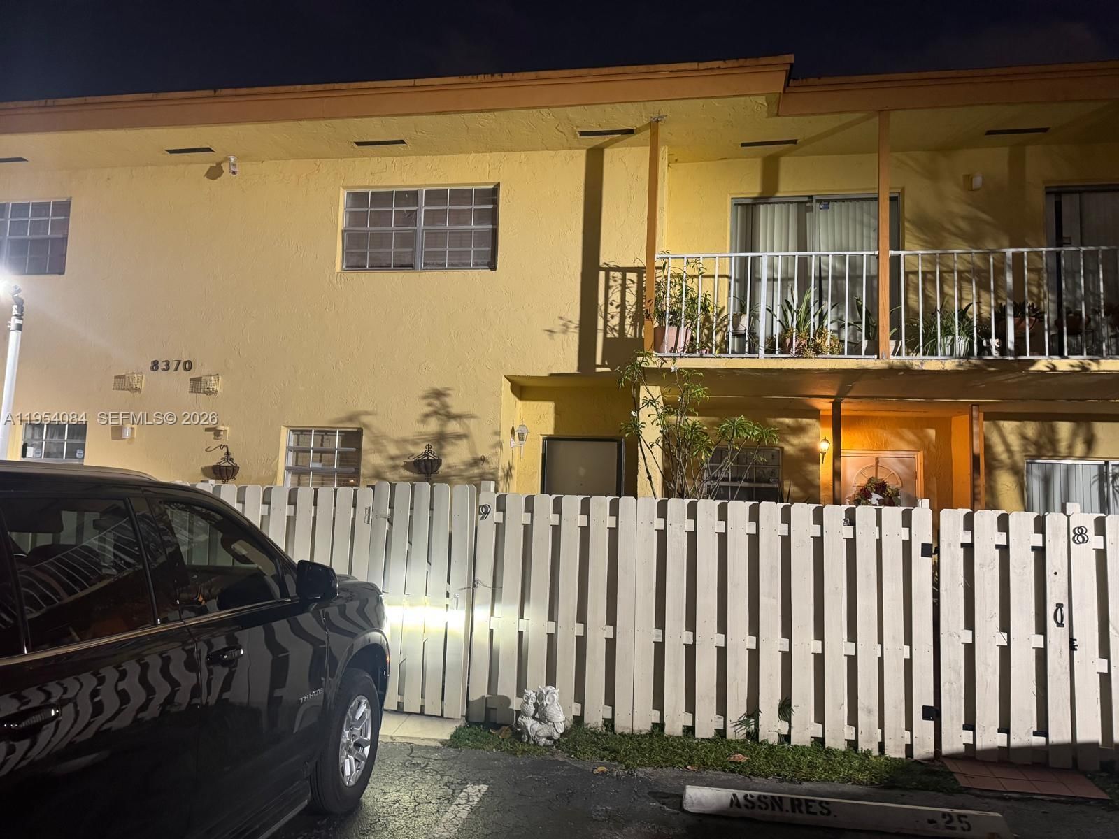 Real estate property located at 8370 154th Ave #9, Miami-dade, Centre Court Condo, Miami, FL