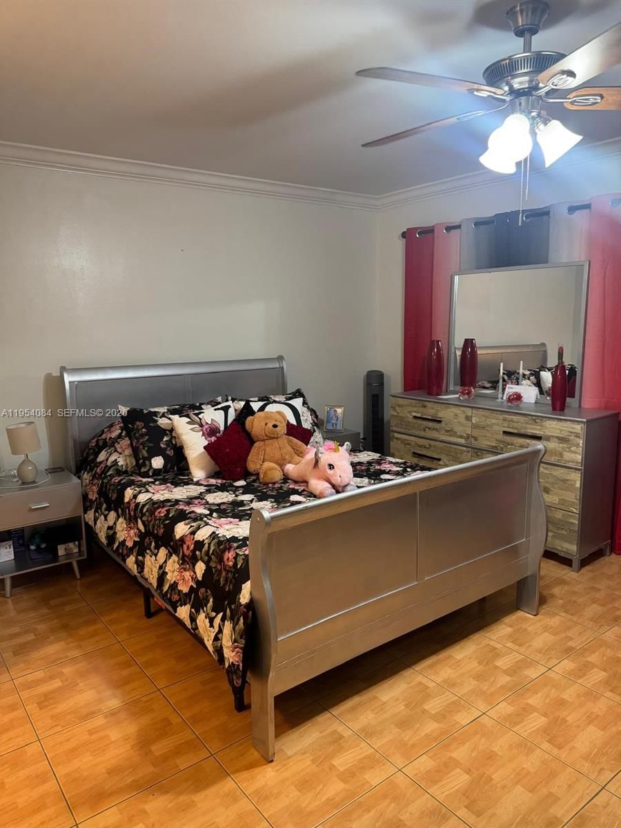 Real estate property located at 8370 154th Ave #9, Miami-dade, Centre Court Condo, Miami, FL