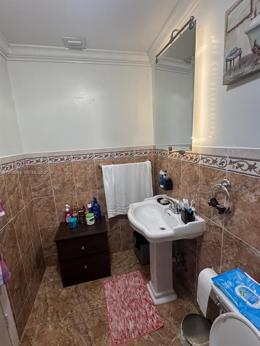 Real estate property located at 8370 154th Ave #9, Miami-dade, Centre Court Condo, Miami, FL