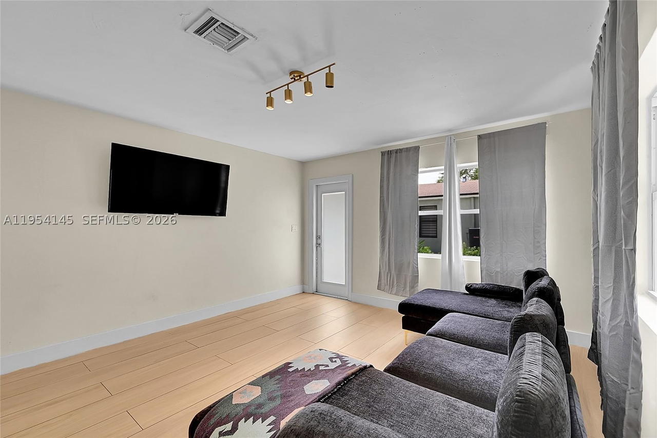 Real estate property located at 1520 3rd Ave, Broward, Progresso, Fort Lauderdale, FL