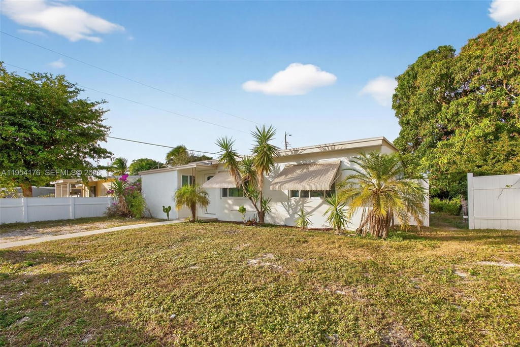Real estate property located at 171 Tulip Tree Dr, Palm Beach, San Castle 1st And 2nd Ad, Lake Worth, FL