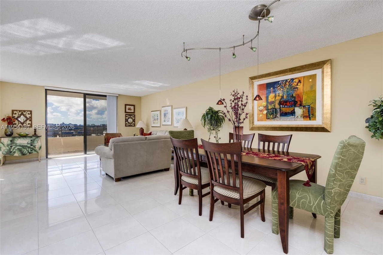 Real estate property located at 2500 PARKVIEW DR #2315, Broward, Olympus Condo, Hallandale Beach, FL