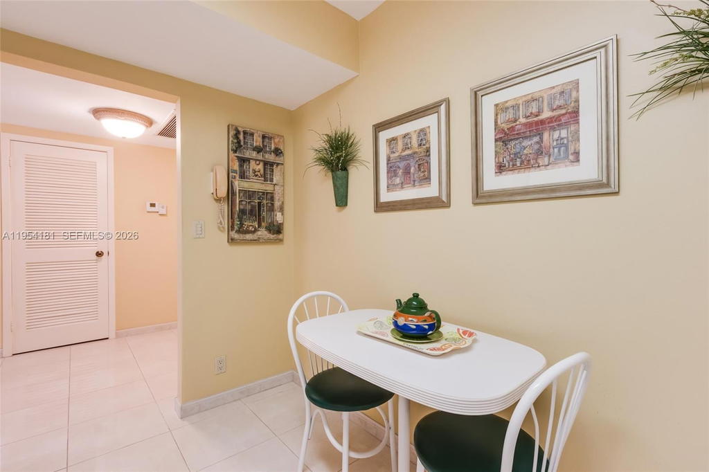 Real estate property located at 2500 PARKVIEW DR #2315, Broward, Olympus Condo, Hallandale Beach, FL