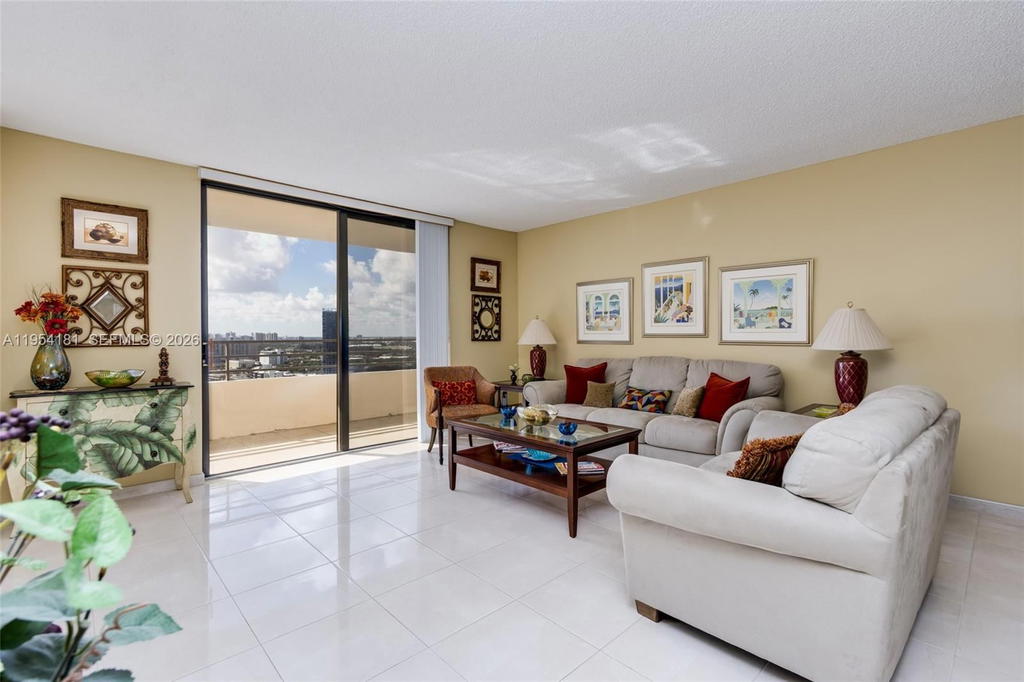 Real estate property located at 2500 PARKVIEW DR #2315, Broward, Olympus Condo, Hallandale Beach, FL