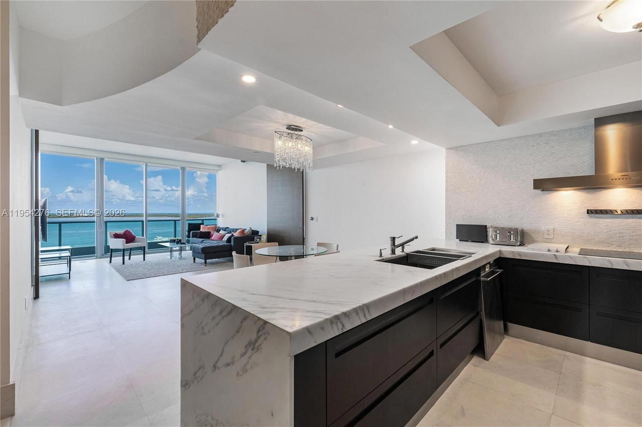 Real estate property located at 1331 Brickell Bay Dr #1703, Miami-dade, Jade Residences At Bricke, Miami, FL