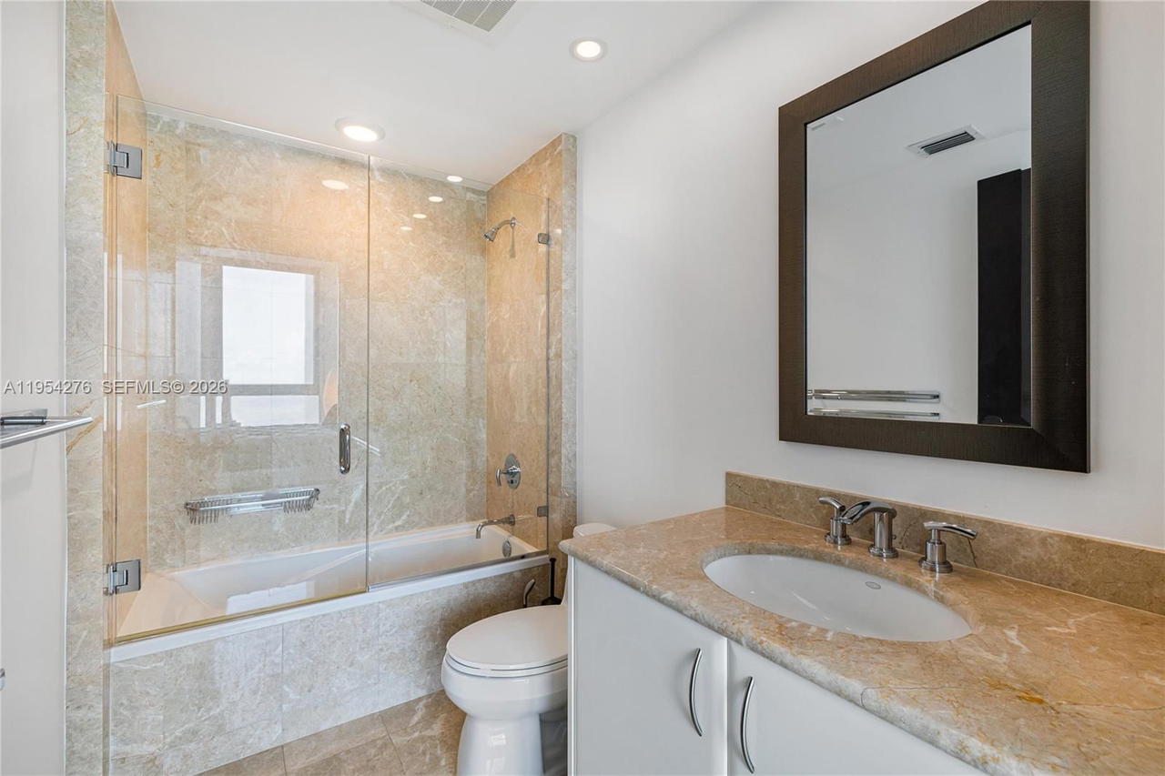 Real estate property located at 1331 Brickell Bay Dr #1703, Miami-dade, Jade Residences At Bricke, Miami, FL