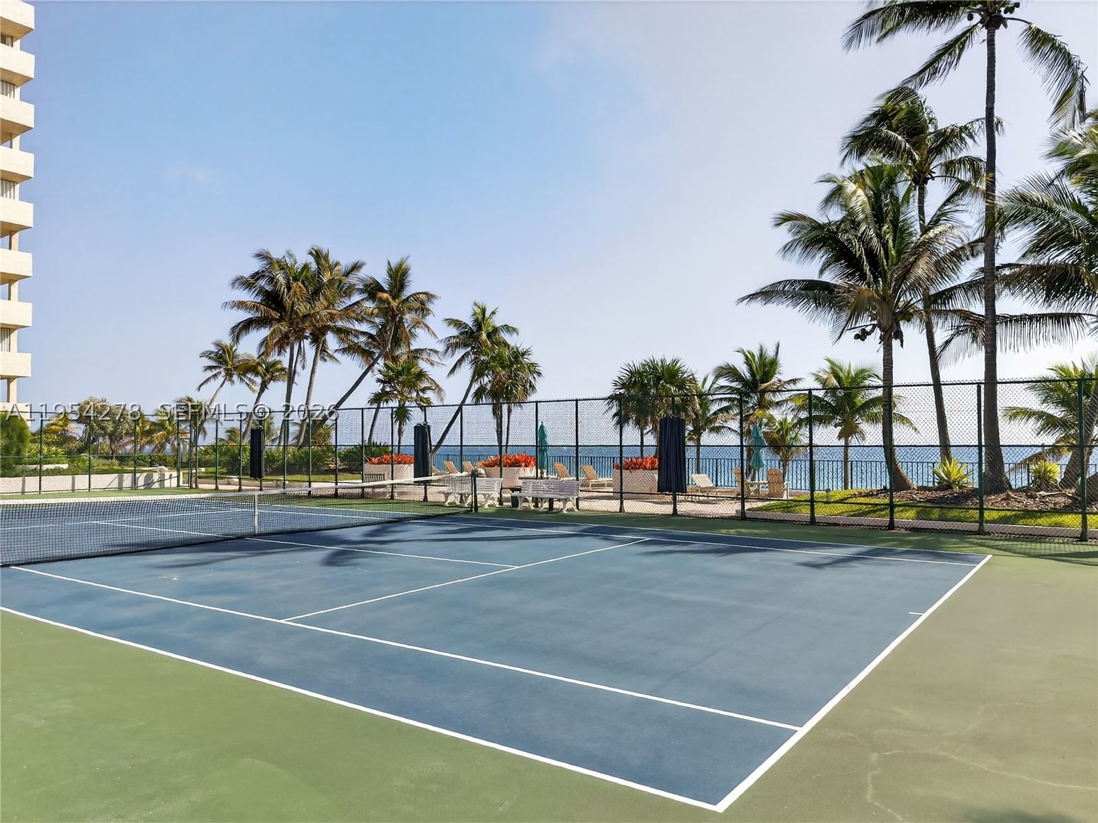 Real estate property located at 5000 Ocean Blvd #1006, Broward, Sea Ranch Club B Condo, Lauderdale By The Sea, FL
