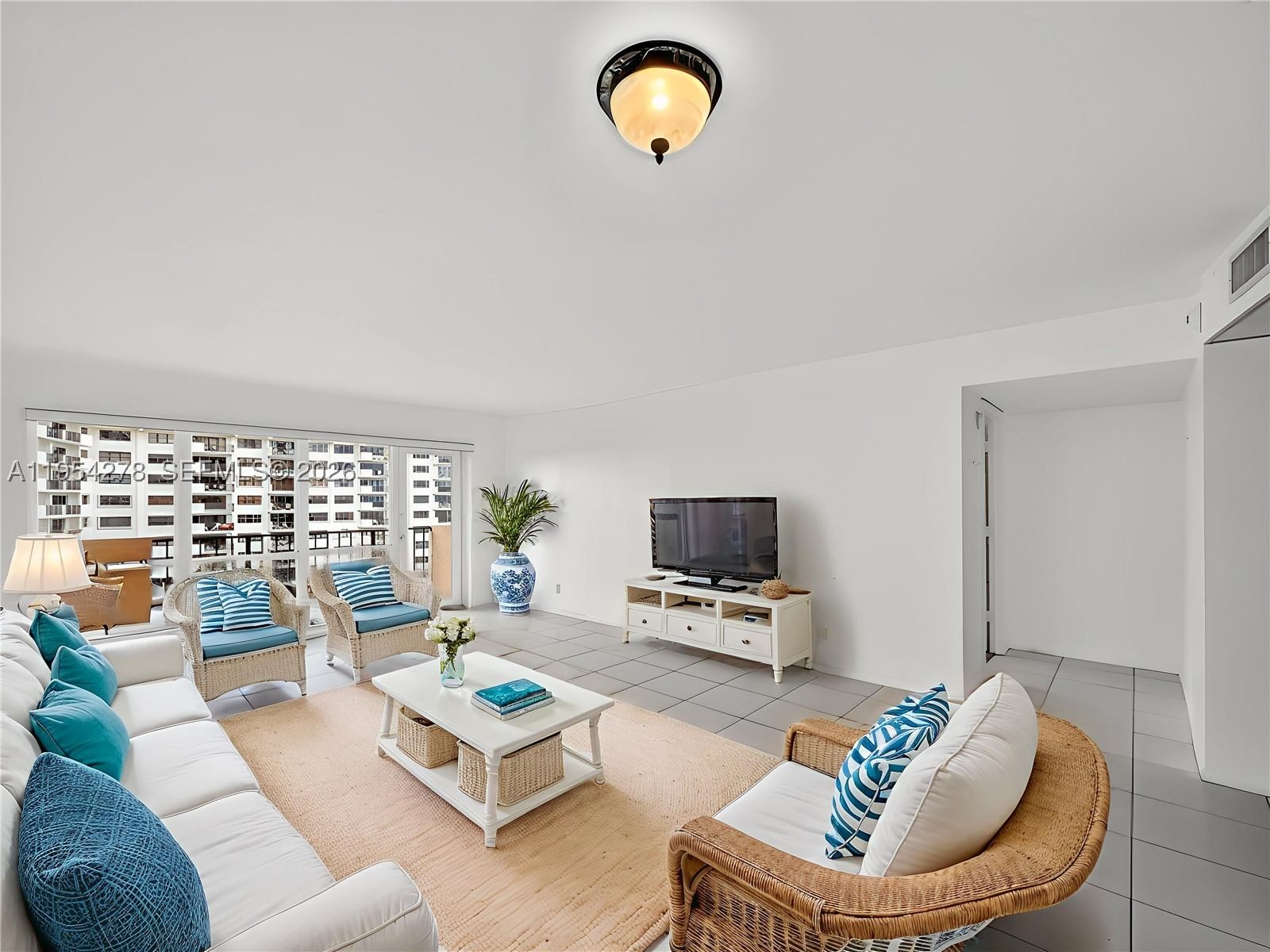 Real estate property located at 5000 Ocean Blvd #1006, Broward, Sea Ranch Club B Condo, Lauderdale By The Sea, FL