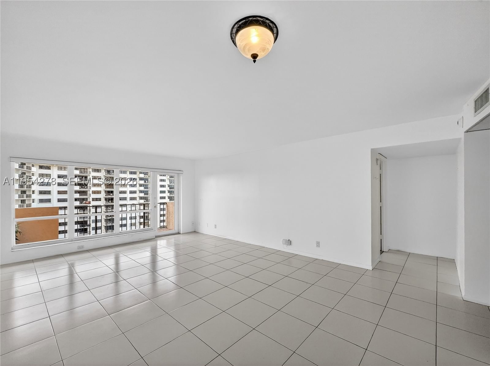 Real estate property located at 5000 Ocean Blvd #1006, Broward, Sea Ranch Club B Condo, Lauderdale By The Sea, FL
