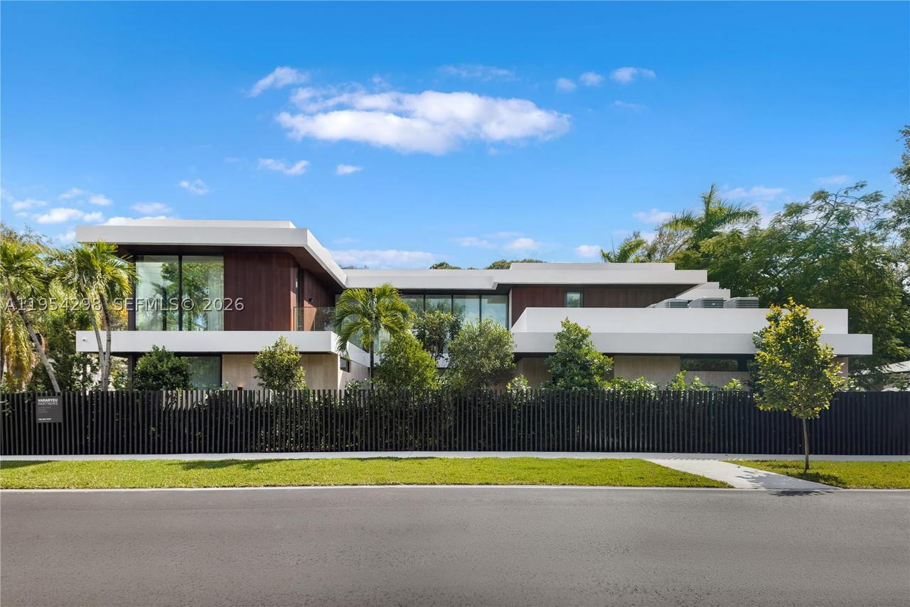 Real estate property located at 3210 Coacoochee St, Miami-dade, Sunshine Fruits Co, Miami, FL