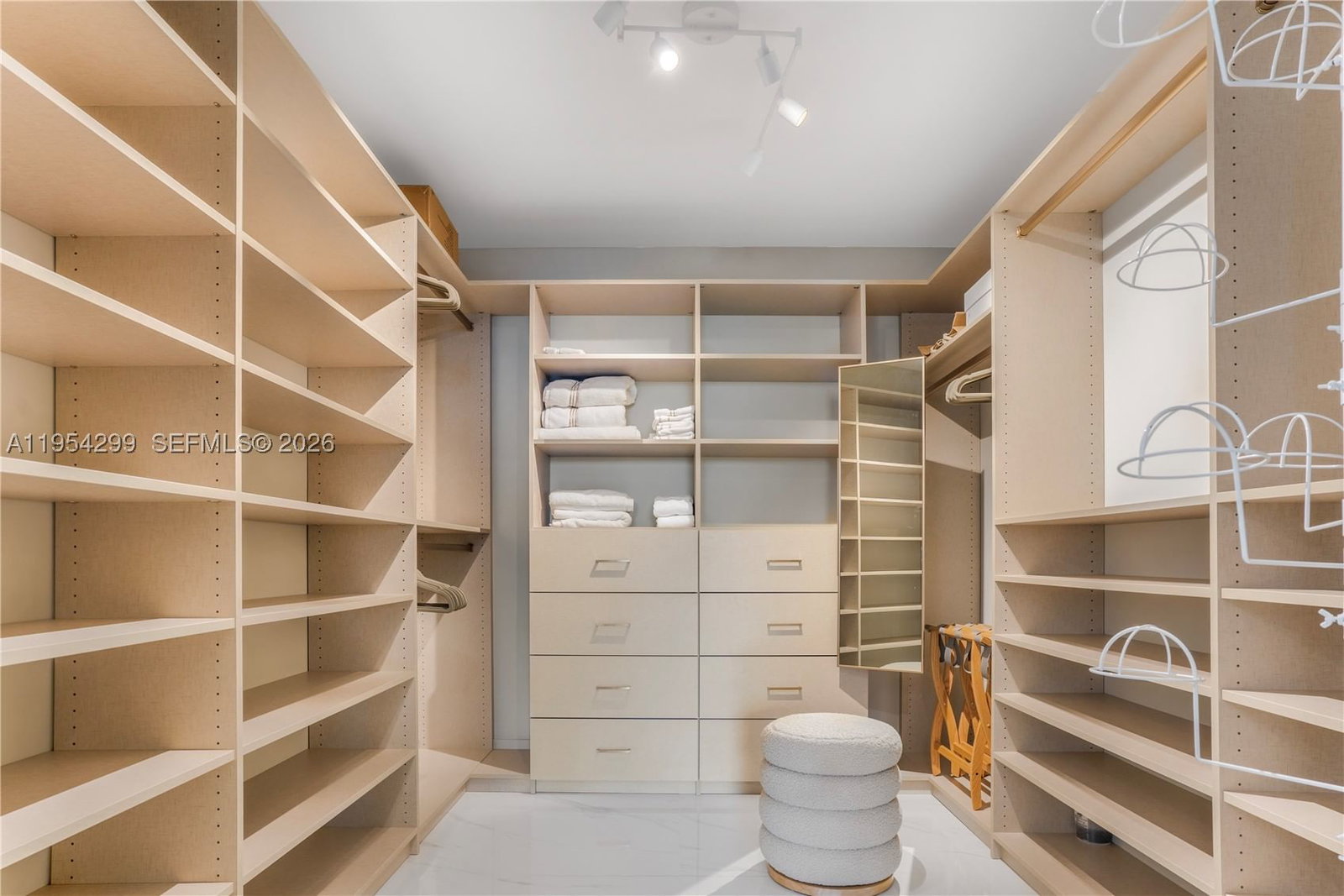 Real estate property located at 700 24th Street #901, Miami-dade, Aria Reserve South, Miami, FL