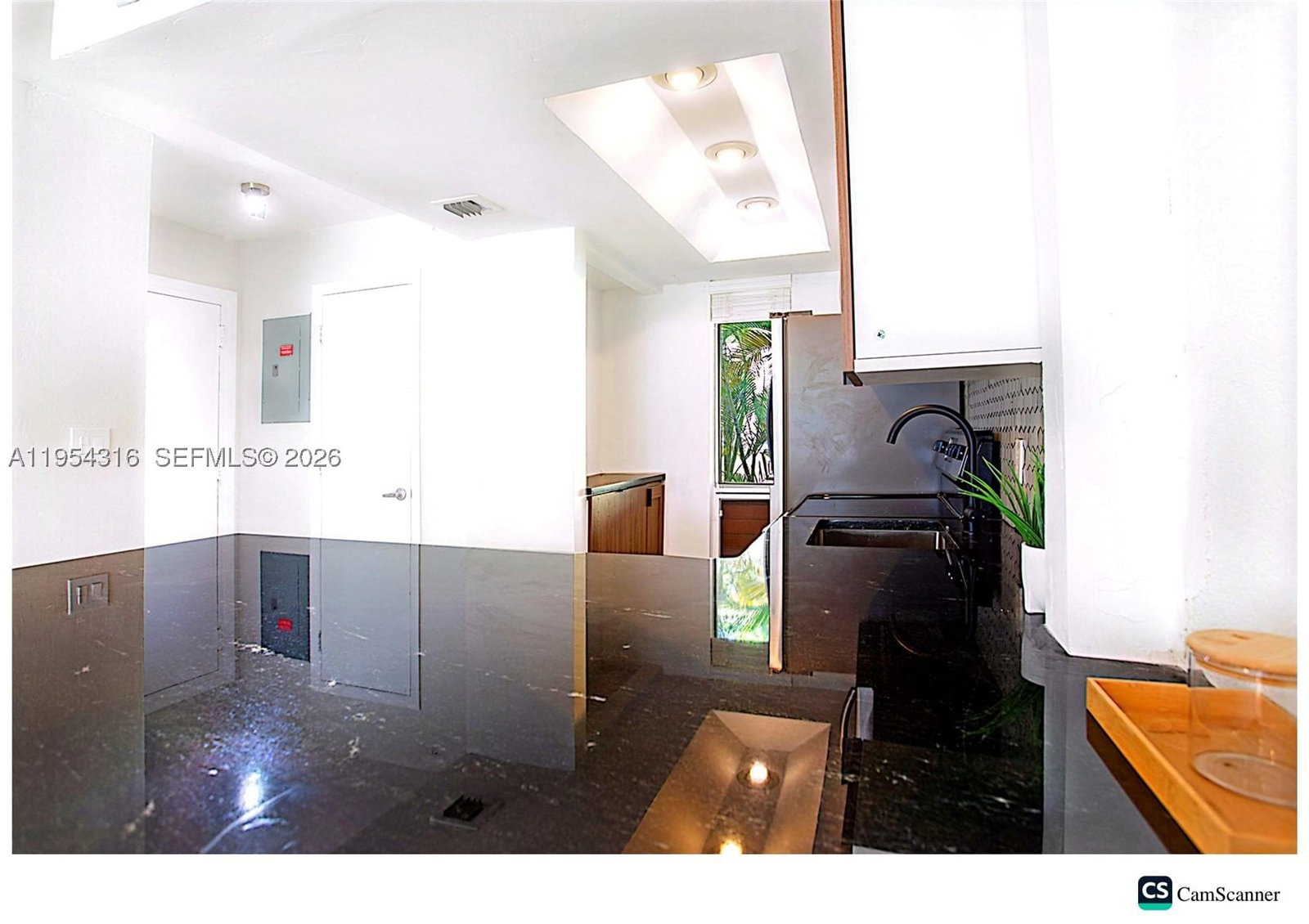 Real estate property located at 1531 15th St #5, Broward, Quarterdeck Condo, Fort Lauderdale, FL