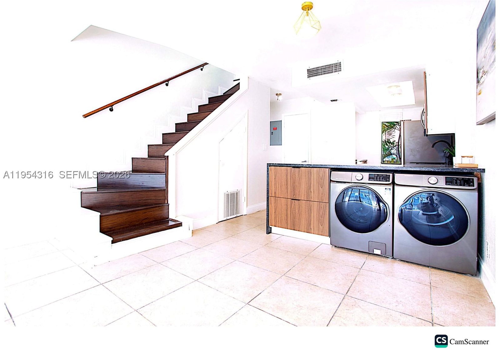 Real estate property located at 1531 15th St #5, Broward, Quarterdeck Condo, Fort Lauderdale, FL