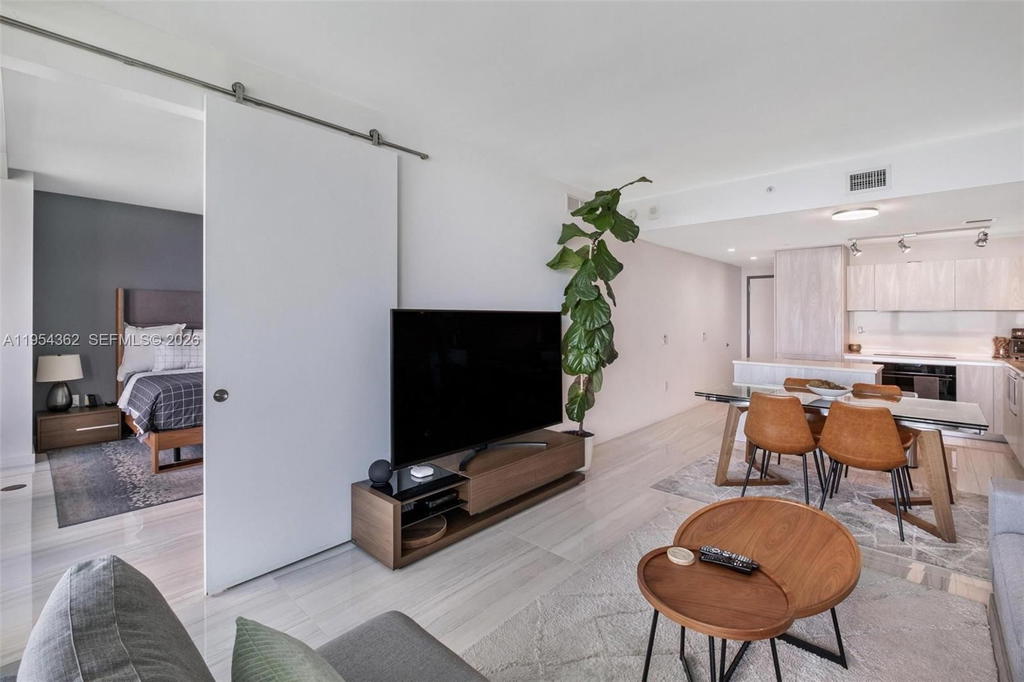 Real estate property located at 3131 7th Ave #3605, Miami-dade, One Paraiso Condo, Miami, FL