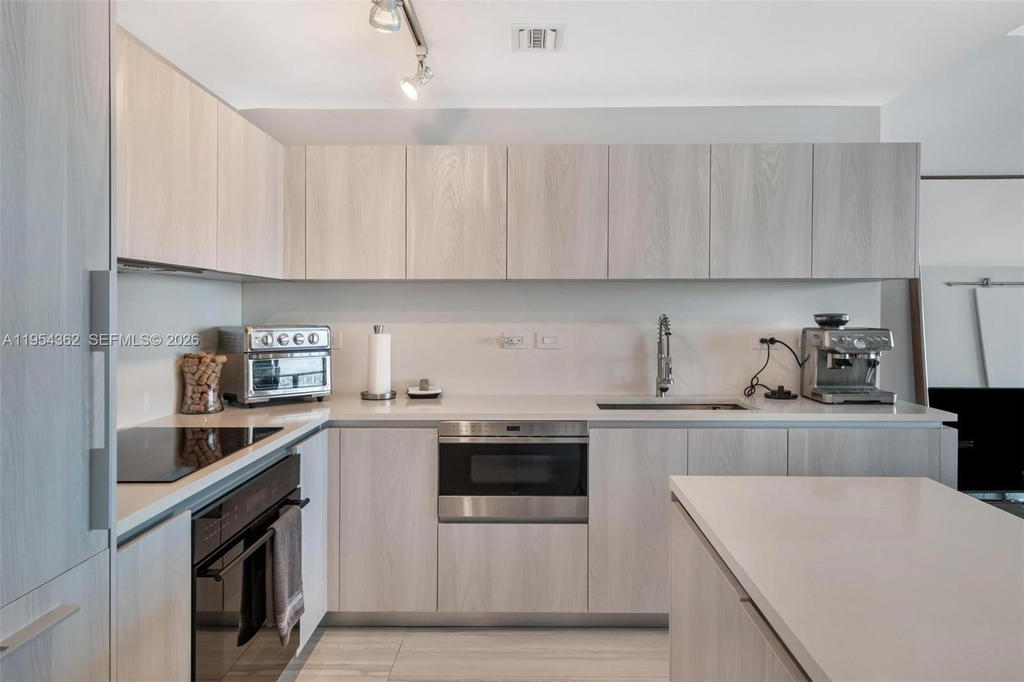 Real estate property located at 3131 7th Ave #3605, Miami-dade, One Paraiso Condo, Miami, FL