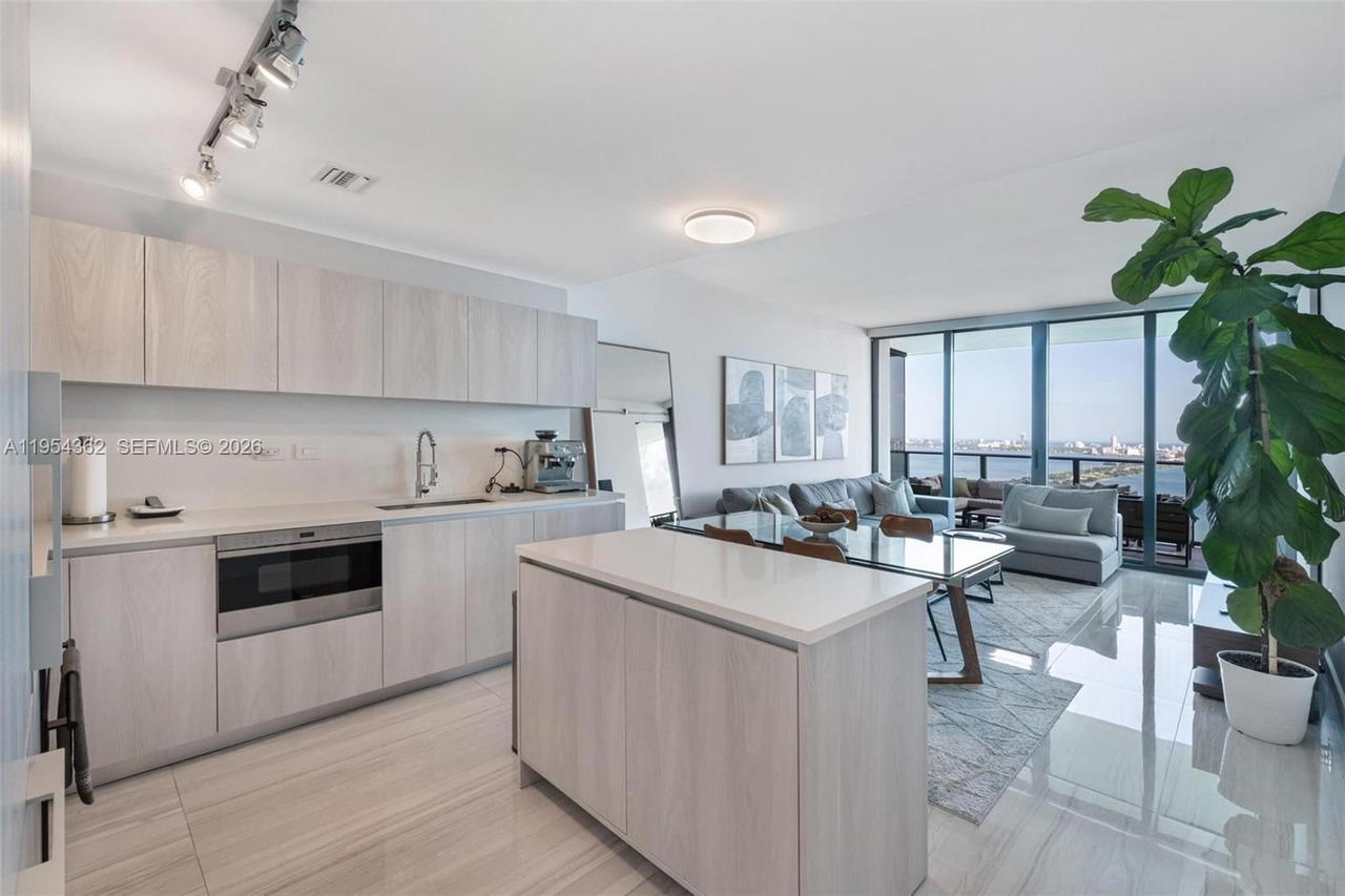 Real estate property located at 3131 7th Ave #3605, Miami-dade, One Paraiso Condo, Miami, FL