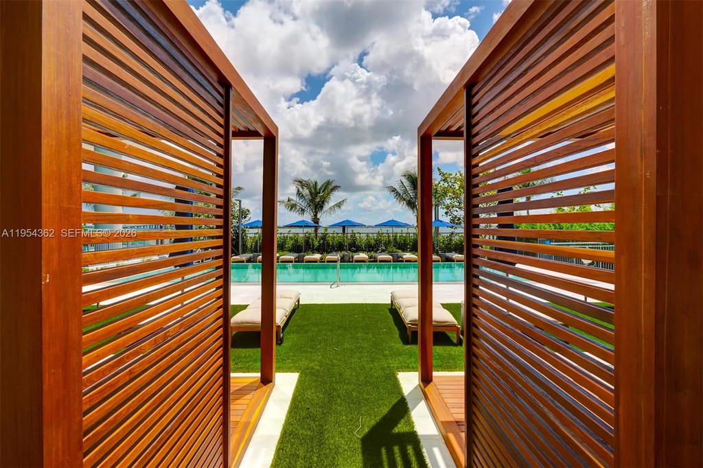 Real estate property located at 3131 7th Ave #3605, Miami-dade, One Paraiso Condo, Miami, FL