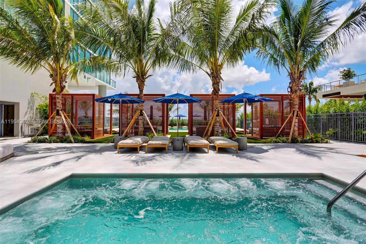 Real estate property located at 3131 7th Ave #3605, Miami-dade, One Paraiso Condo, Miami, FL