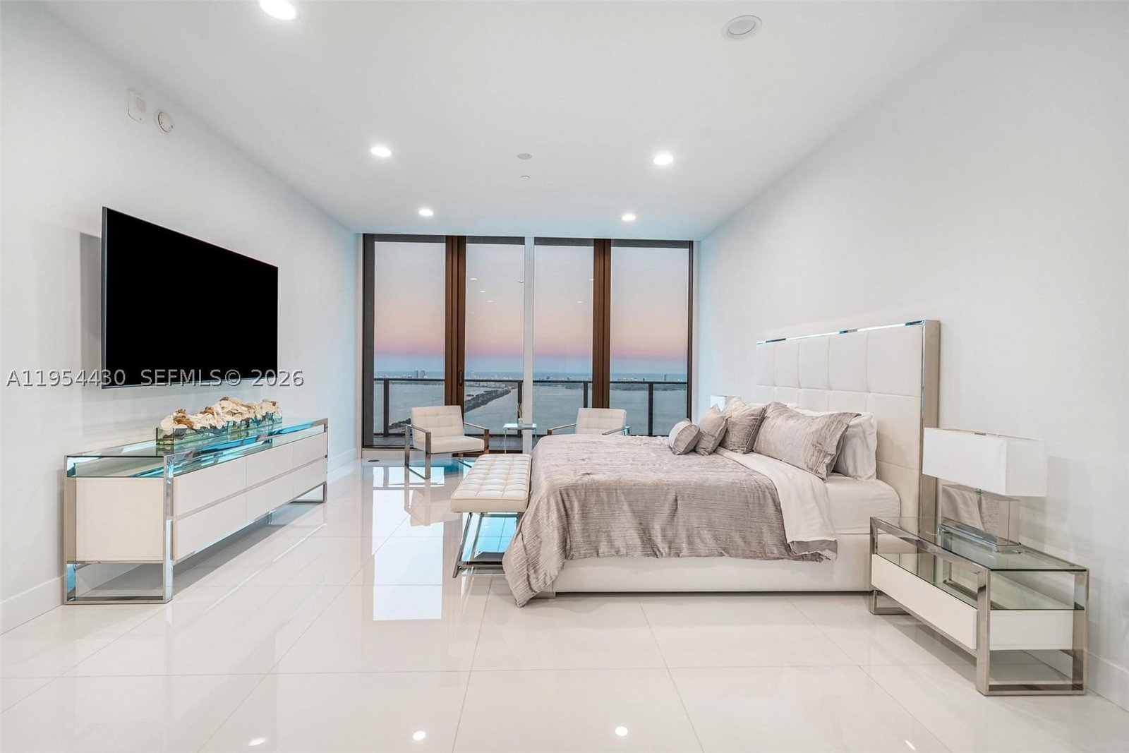 Real estate property located at 3131 7th Ave UPH5303, Miami-dade, One Paraiso Condo, Miami, FL