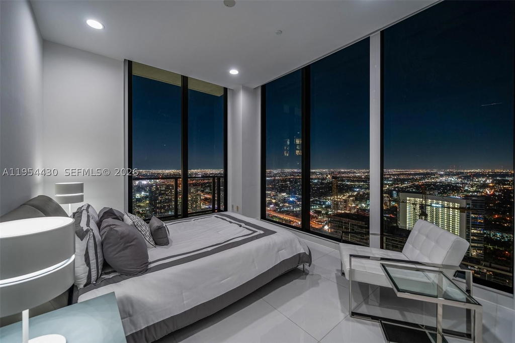 Real estate property located at 3131 7th Ave UPH5303, Miami-dade, One Paraiso Condo, Miami, FL