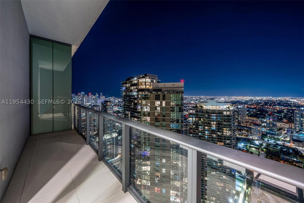 Real estate property located at 3131 7th Ave UPH5303, Miami-dade, One Paraiso Condo, Miami, FL